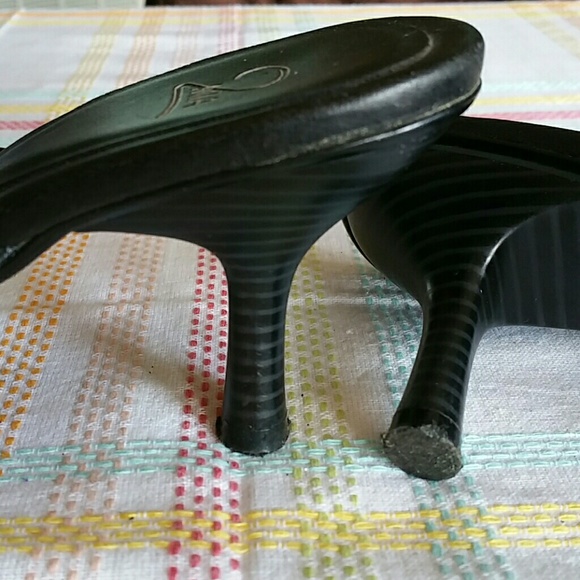 Shoes - Picture 3 of 4
