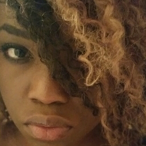 Meet your Posher, Tricia - Picture 3 of 4