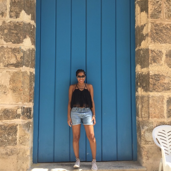 Meet your Posher! - Picture 2 of 3