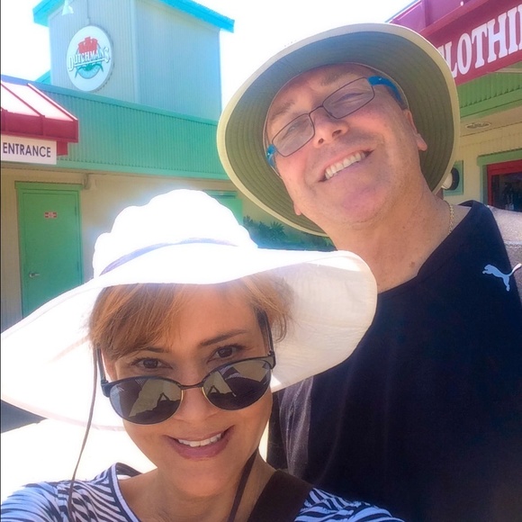 Meet your Posher, Stefanie - Picture 2 of 4