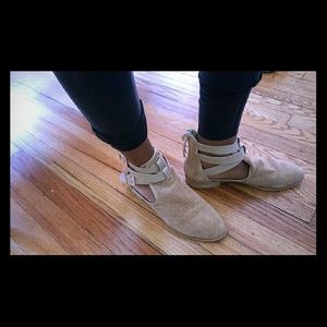 Beautiful booties by Mojo Moxy