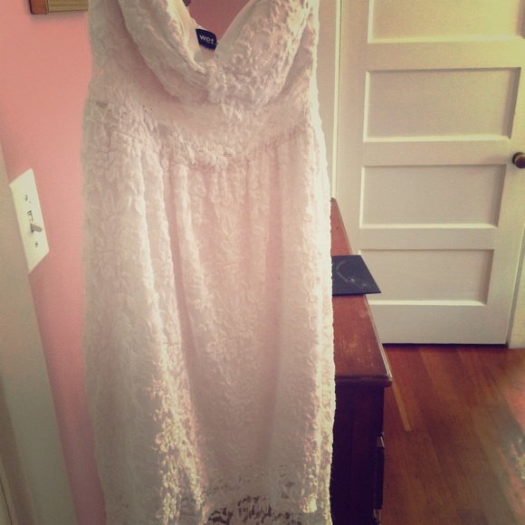 White lace dress