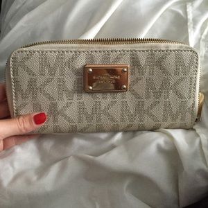 Authentic MK wallet!