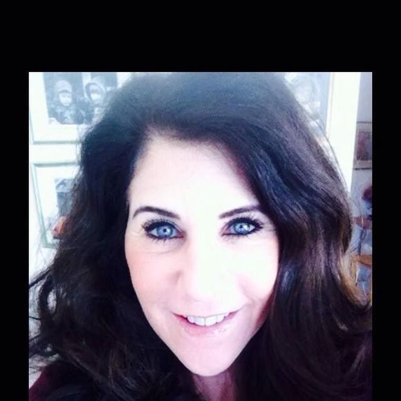 Meet your Posher, Debby - Picture 1 of 1