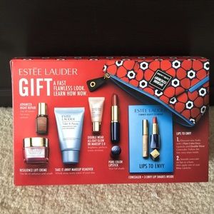 Estée Lauder Makeup/ bag set