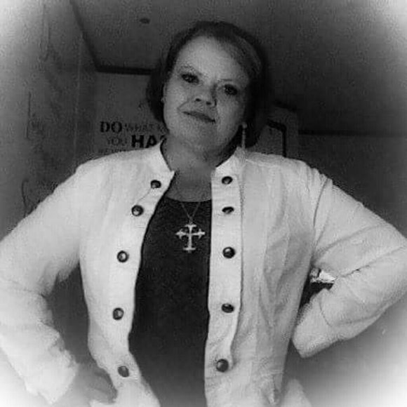 Meet your Posher, Melissa - Picture 1 of 1