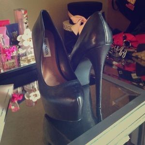 Steve Madden Dejavu Black Leather