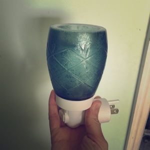 Scentsy warmer plug in