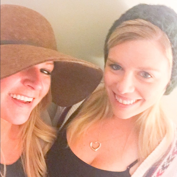 Meet your Posher, Brooke - Picture 2 of 4