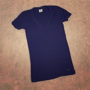 Black vneck tshirt