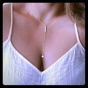 Dainty gold necklace