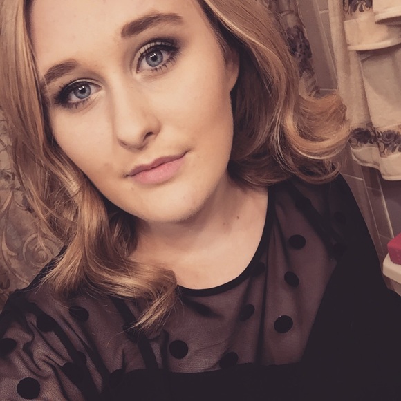 Meet your Posher, McKayla! - Picture 3 of 4