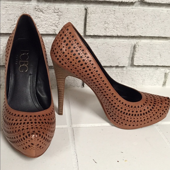Sold!!! BCBG Paris high heels - Picture 3 of 3