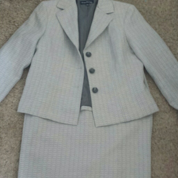 Evan Picone suit