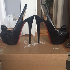 💯 Authentic Christian Louboutin Slingback pumps