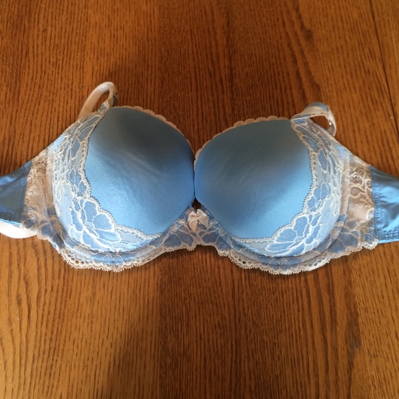 34DD Adore Me push up never worn