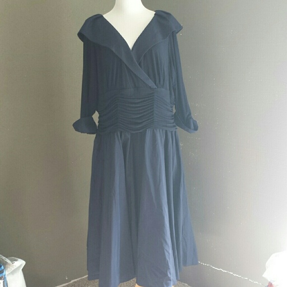 Jessica Howard - Picture 2 of 2