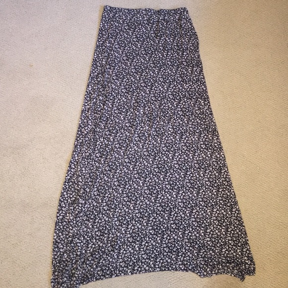 Brandy Melville flower print maxi skirt!