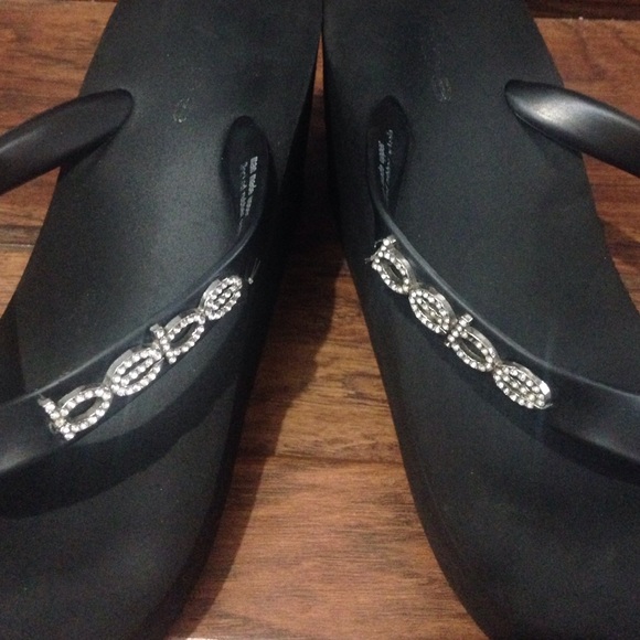 bebe flip flops bebe flip flops