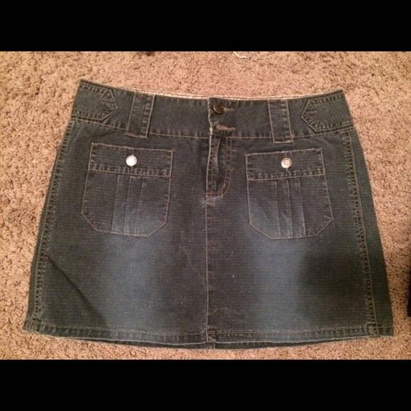 American eagle skirt, never worn! Size 2
