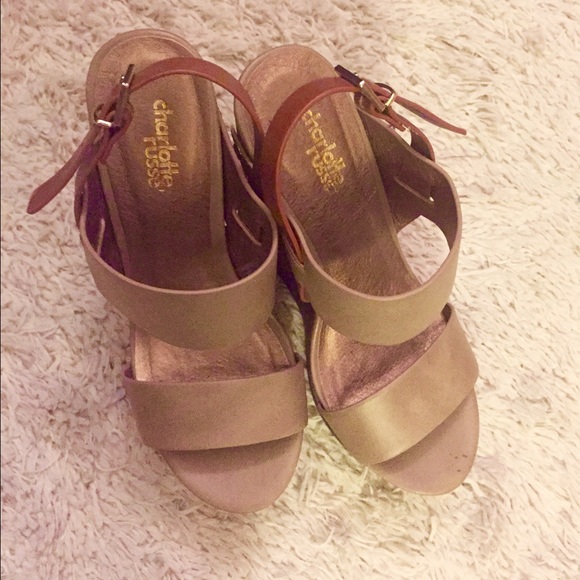 đź’ĄSOLD ON MERCđź’ĄCharlotte Russe - Olive / Brown - Picture 2 of 4