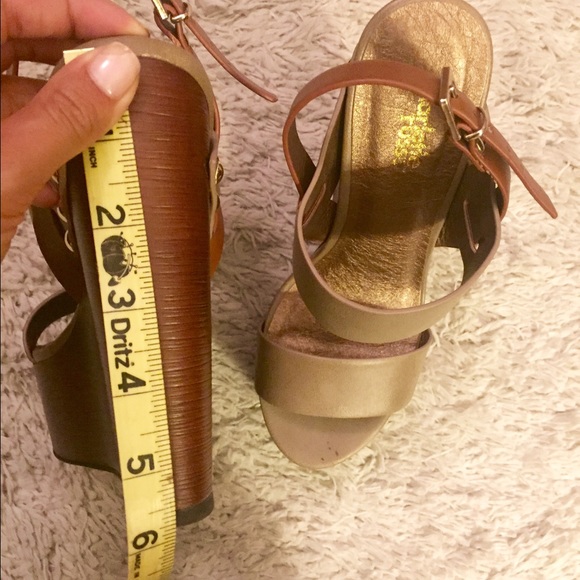 đź’ĄSOLD ON MERCđź’ĄCharlotte Russe - Olive / Brown - Picture 3 of 4