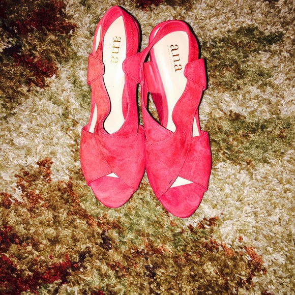 A.N.A. Red wedges