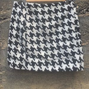 Houndstooth Black and White Wool Mini