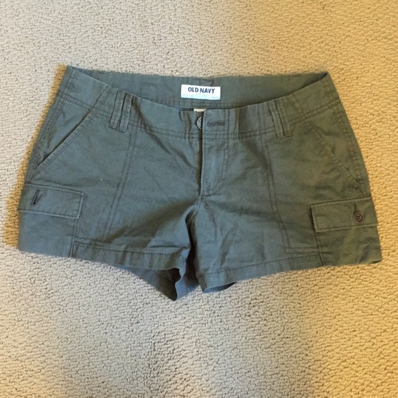 Old Navy Cargo Army-Green shorts