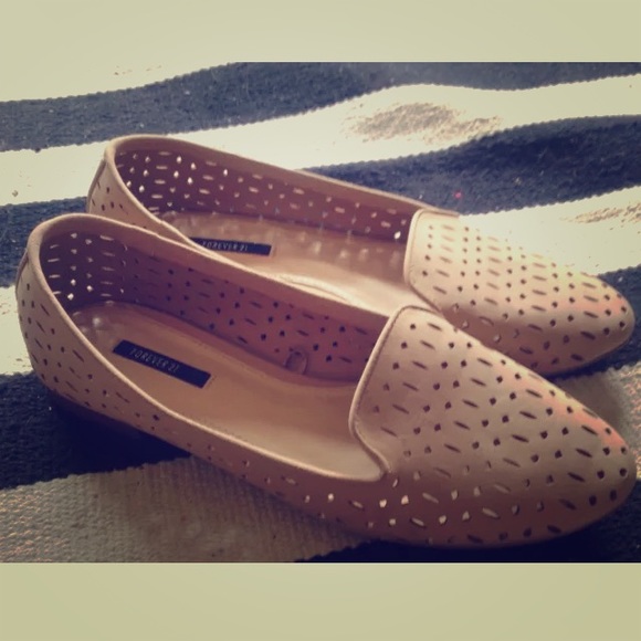 Forever 21 laser cut loafers faux leather size 7