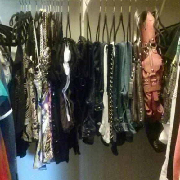 Welcome yo my closet! Visit ME