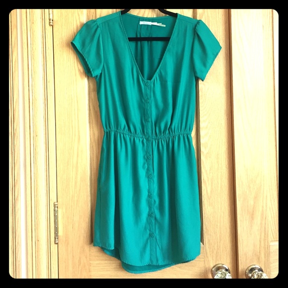 Green button down shift dress by KIMCHI BLUE