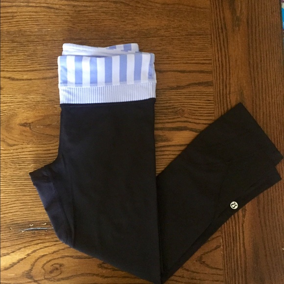 Lululemon inspire crops Excellent condition sz 4