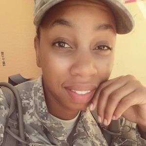 Meet your Posher, Dee