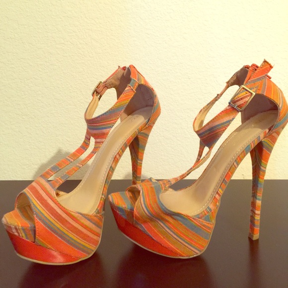 Never worn Shoe Dazzle heels