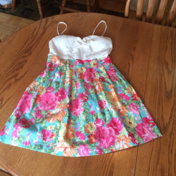 Delias 7/8 floral dress! Perfect summer dress