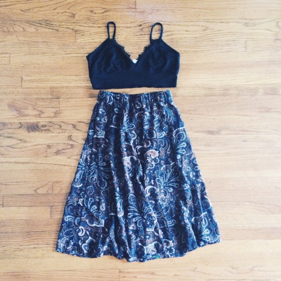 PAISLEY SKIRT.