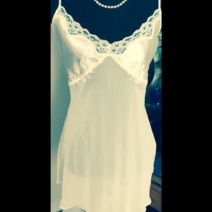 Sexy ecru color short nightgown/sz large