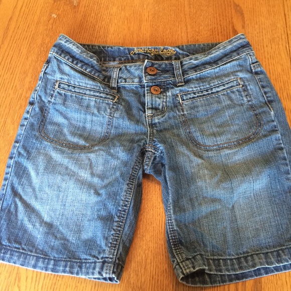 American eagle long shorts size 4