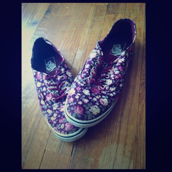 Gently used burgundy floral pattern Vans