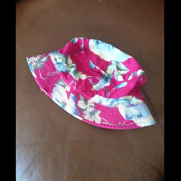 Vintage floral patterned bucket hat