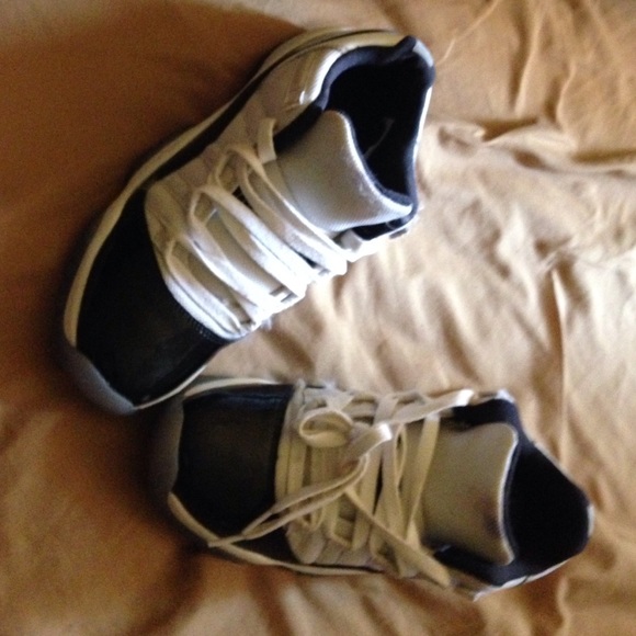 Concords - Picture 3 of 4