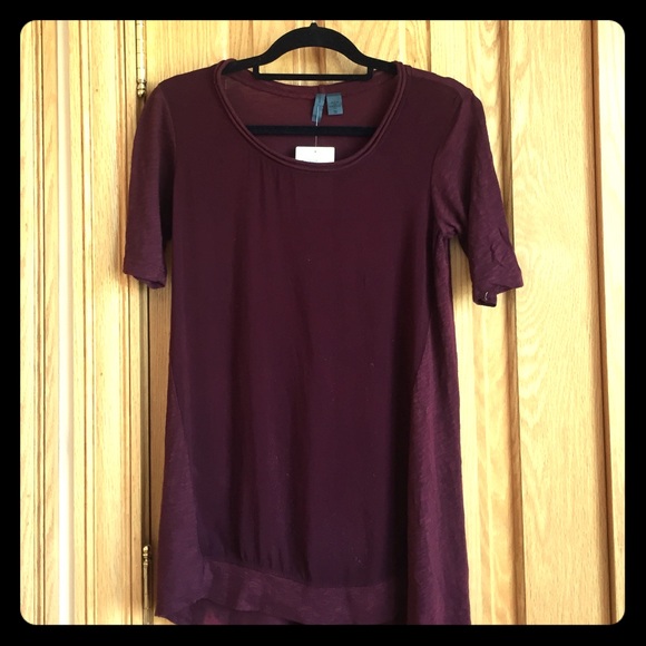 ANTHROPOLOGIE MIXED-material top in wine color XS
