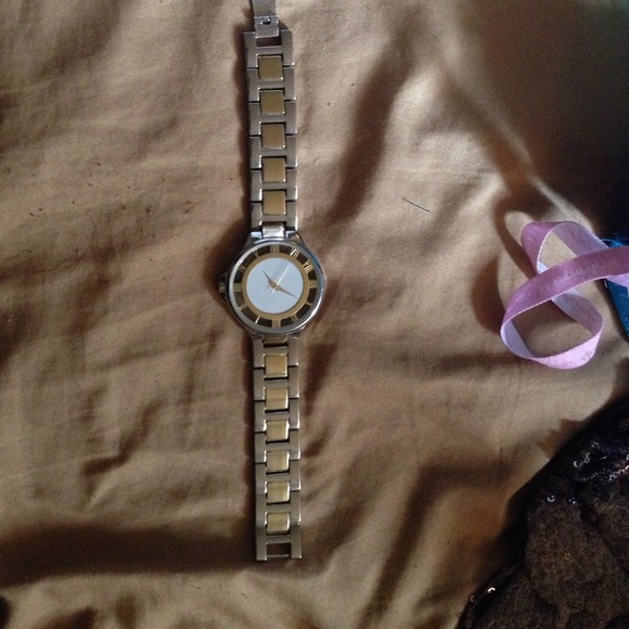 Watch - Picture 3 of 3