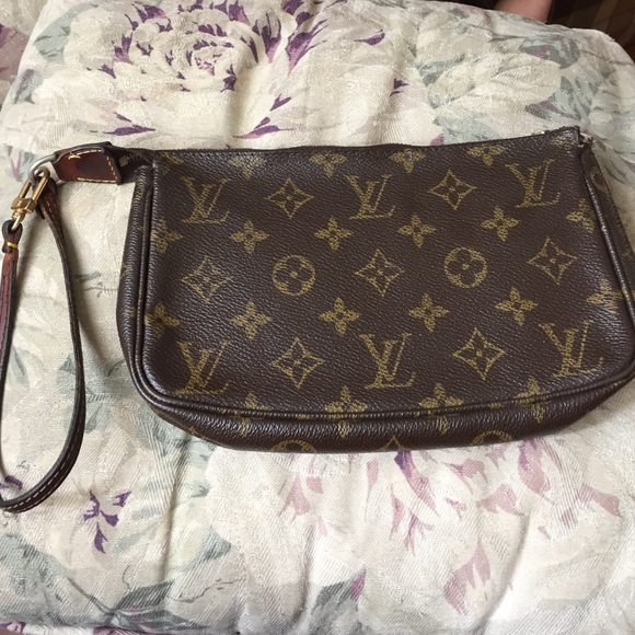 Louis Vuitton pochette