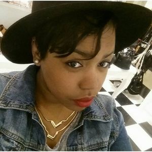 Meet your Posher, N'dia