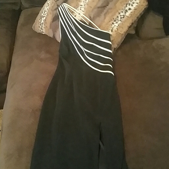 Long dress to the floor strapless slits on sides