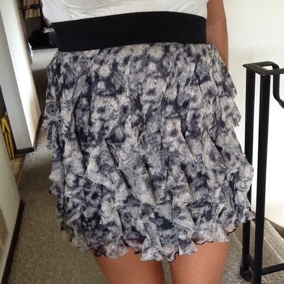 Buckle skirt