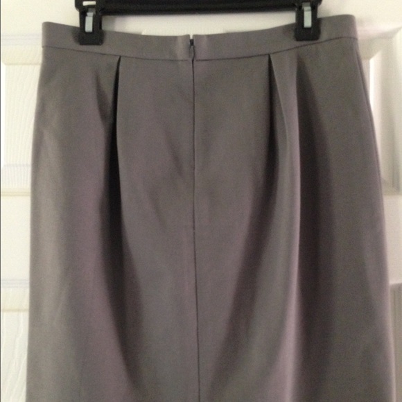 Banana Republic grey skirt - Picture 2 of 4