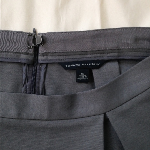 Banana Republic grey skirt - Picture 3 of 4